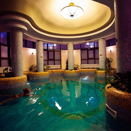 Denisa Boutique Hotel โปยานาบราซอฟ ภายนอก รูปภาพ
