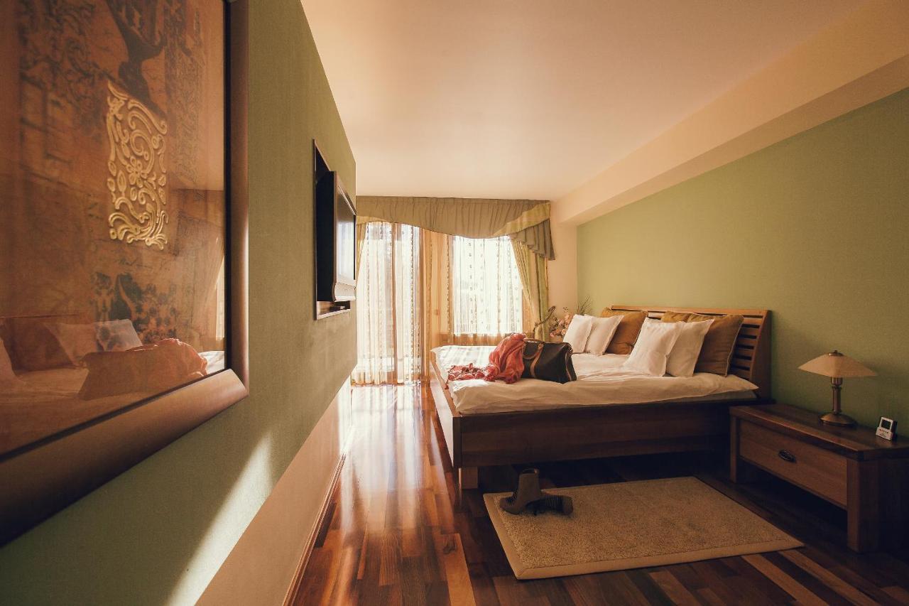 Denisa Boutique Hotel โปยานาบราซอฟ ภายนอก รูปภาพ