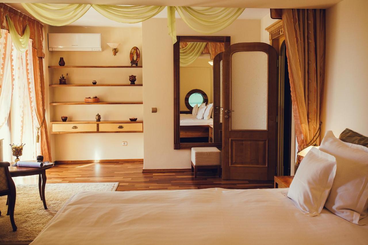 Denisa Boutique Hotel โปยานาบราซอฟ ภายนอก รูปภาพ