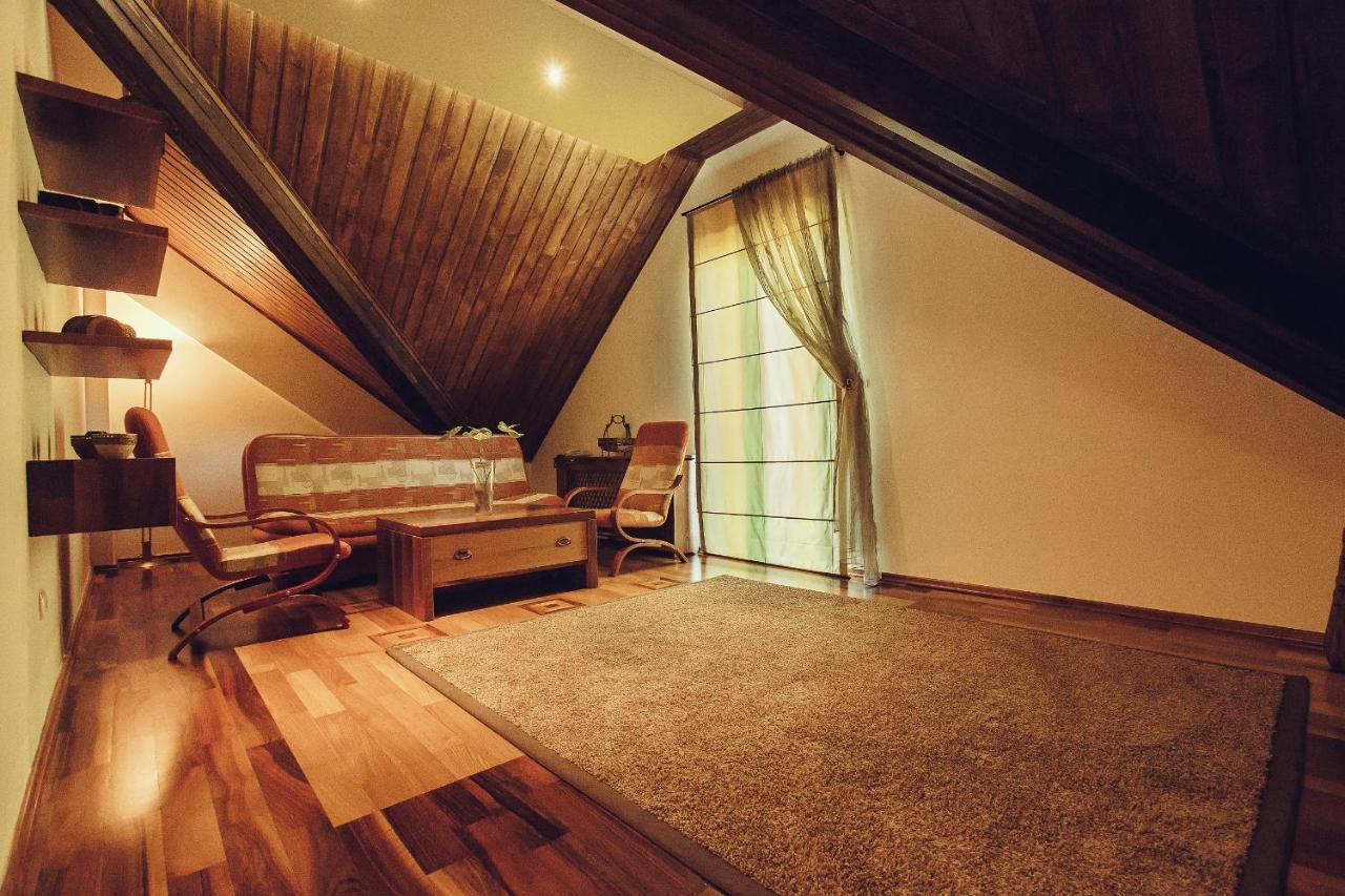 Denisa Boutique Hotel โปยานาบราซอฟ ภายนอก รูปภาพ