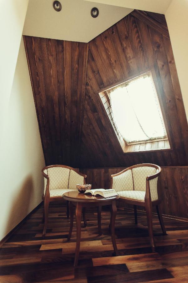 Denisa Boutique Hotel โปยานาบราซอฟ ภายนอก รูปภาพ