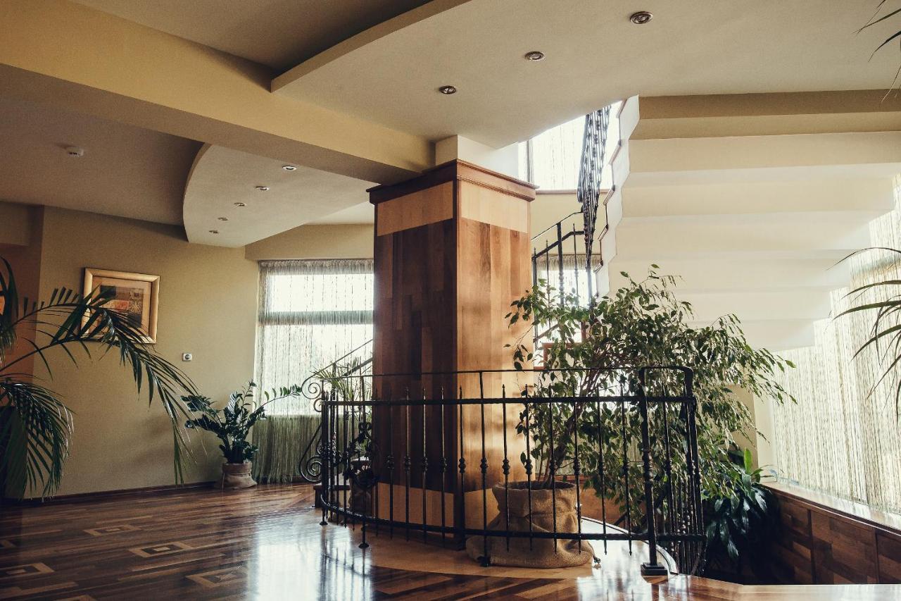 Denisa Boutique Hotel โปยานาบราซอฟ ภายนอก รูปภาพ