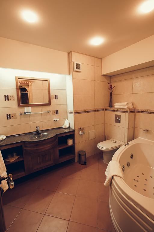 Denisa Boutique Hotel โปยานาบราซอฟ ห้อง รูปภาพ