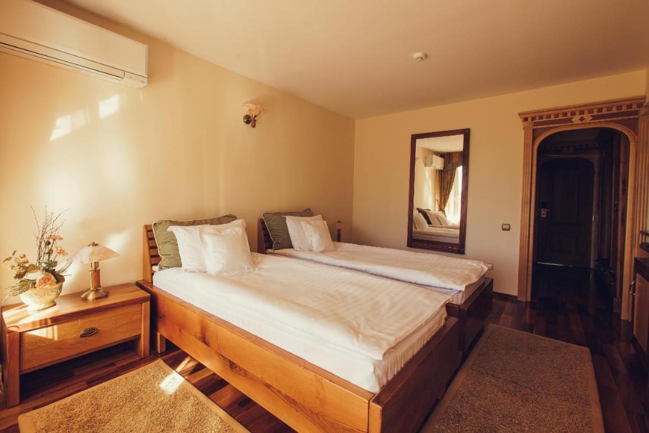 Denisa Boutique Hotel โปยานาบราซอฟ ภายนอก รูปภาพ