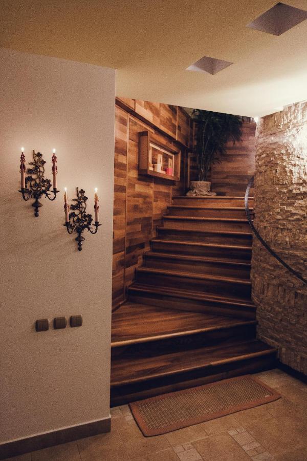 Denisa Boutique Hotel โปยานาบราซอฟ ภายนอก รูปภาพ