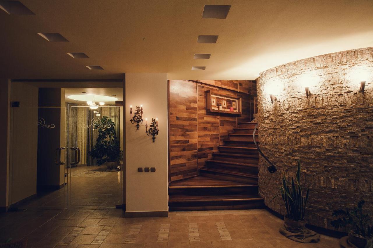 Denisa Boutique Hotel โปยานาบราซอฟ ภายนอก รูปภาพ