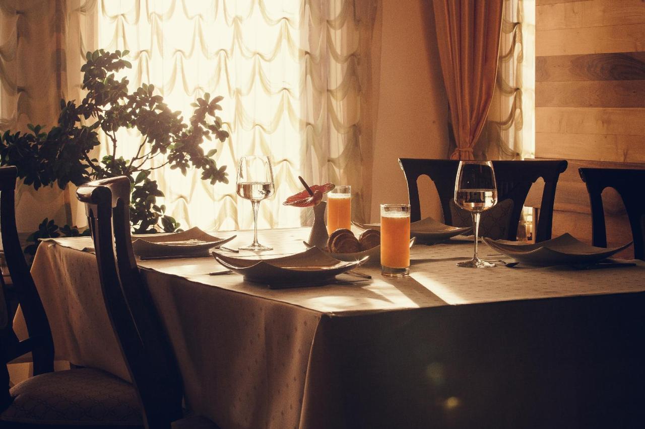 Denisa Boutique Hotel โปยานาบราซอฟ ภายนอก รูปภาพ