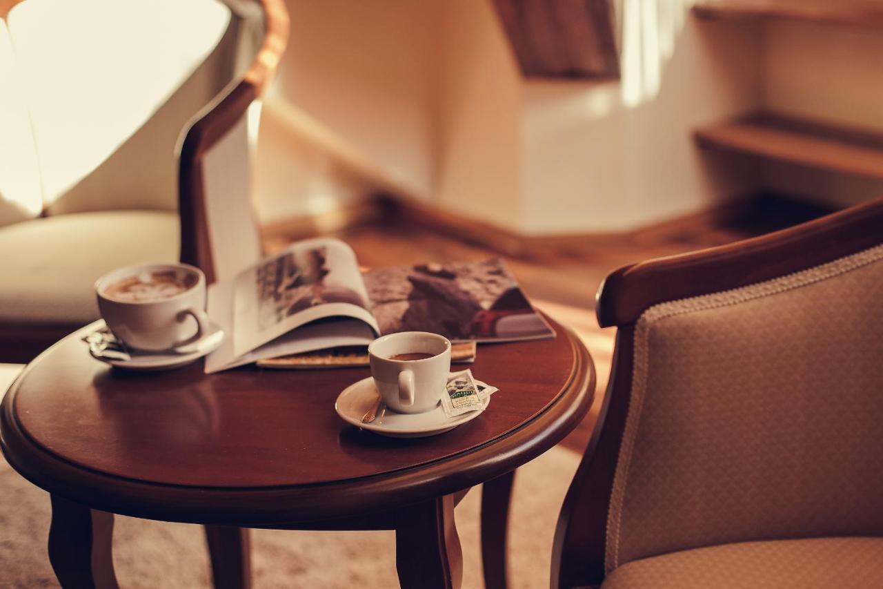 Denisa Boutique Hotel โปยานาบราซอฟ ภายนอก รูปภาพ