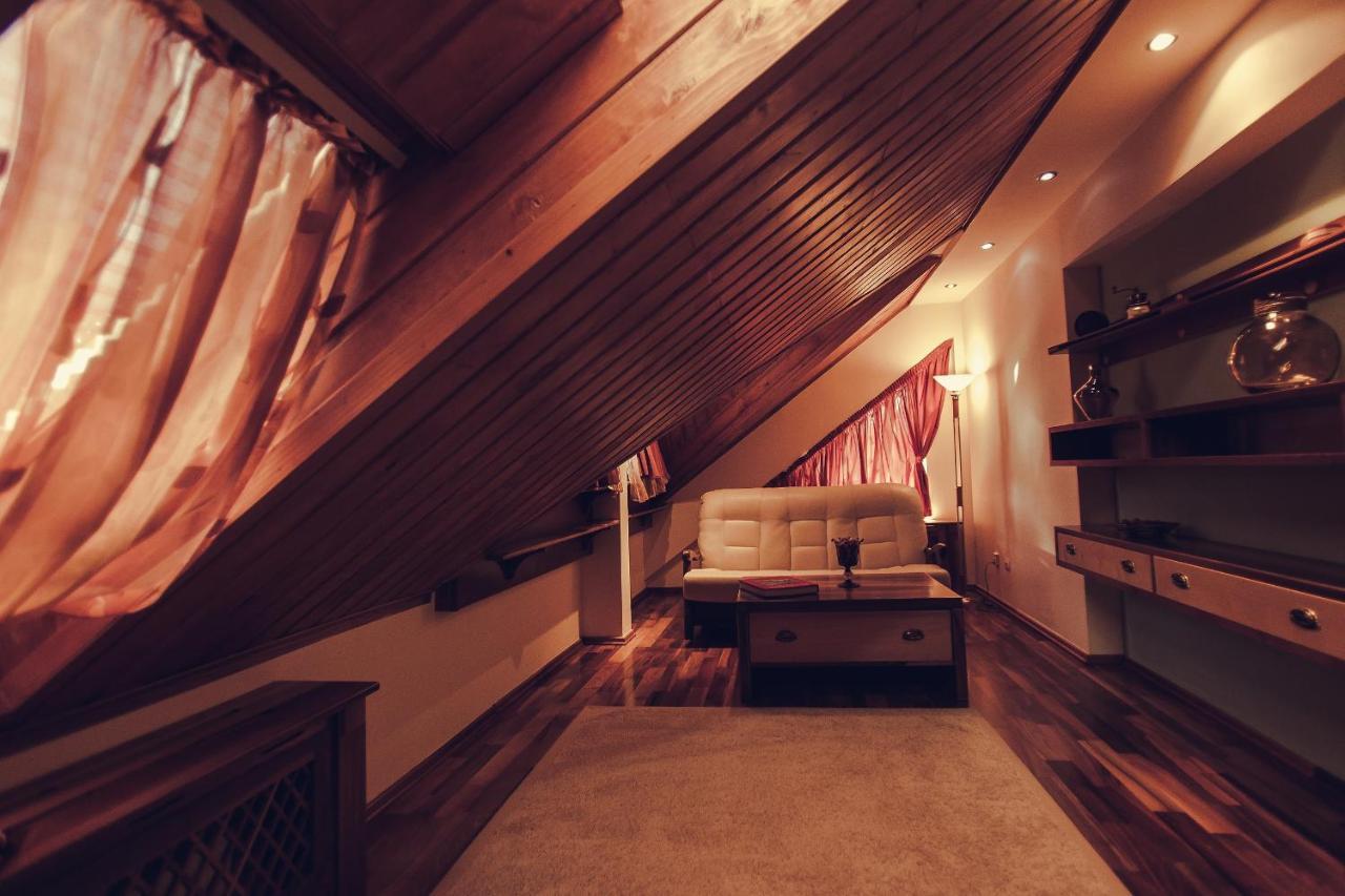 Denisa Boutique Hotel โปยานาบราซอฟ ภายนอก รูปภาพ