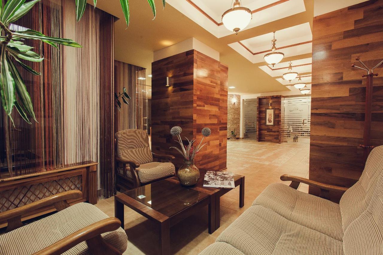 Denisa Boutique Hotel โปยานาบราซอฟ ภายนอก รูปภาพ