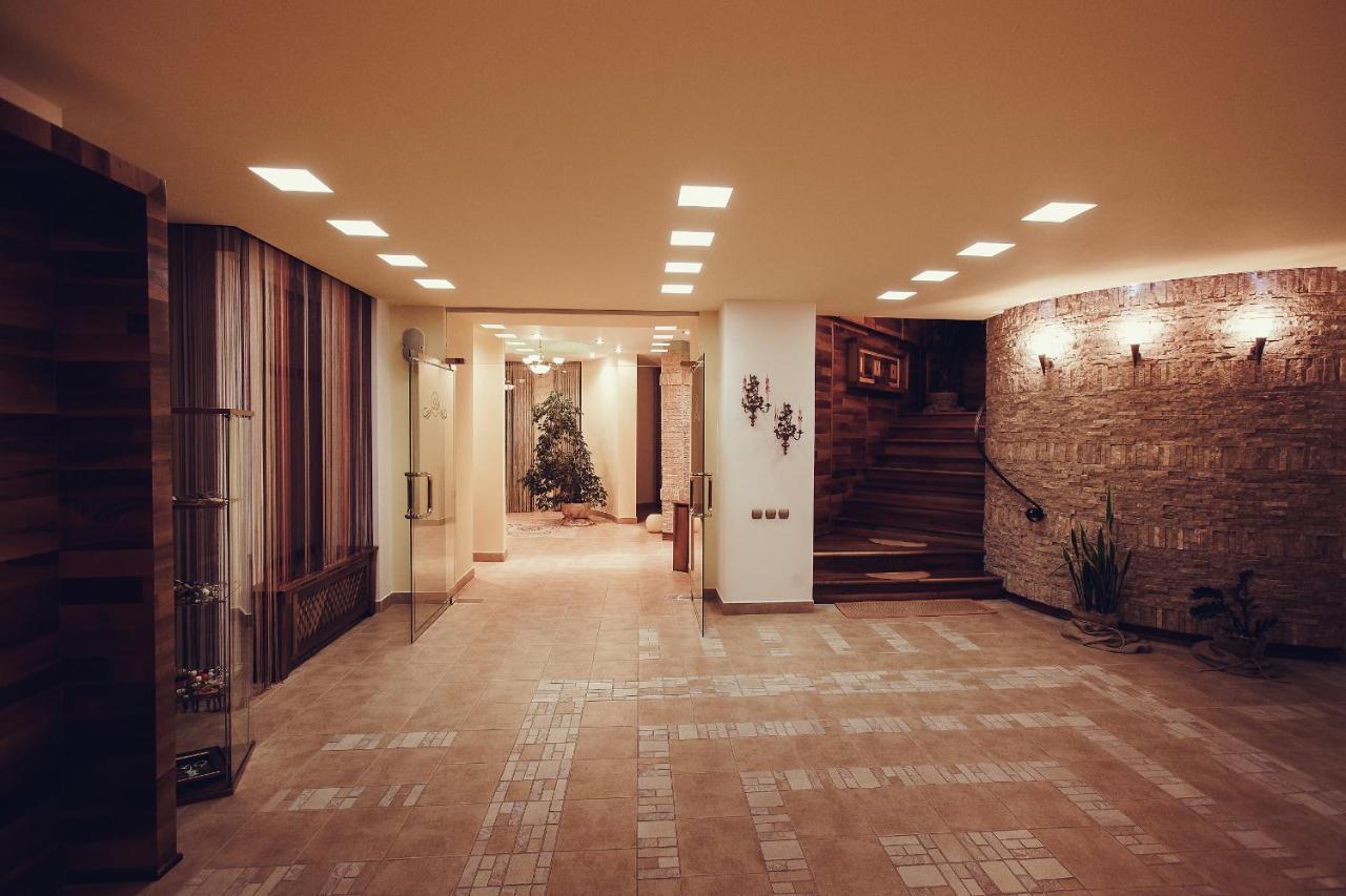 Denisa Boutique Hotel โปยานาบราซอฟ ภายนอก รูปภาพ