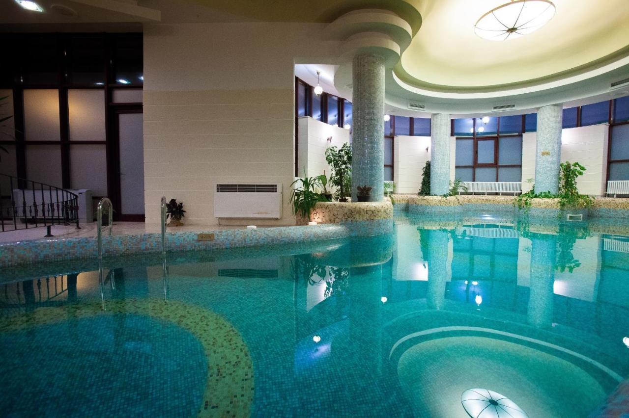 Denisa Boutique Hotel โปยานาบราซอฟ ภายนอก รูปภาพ