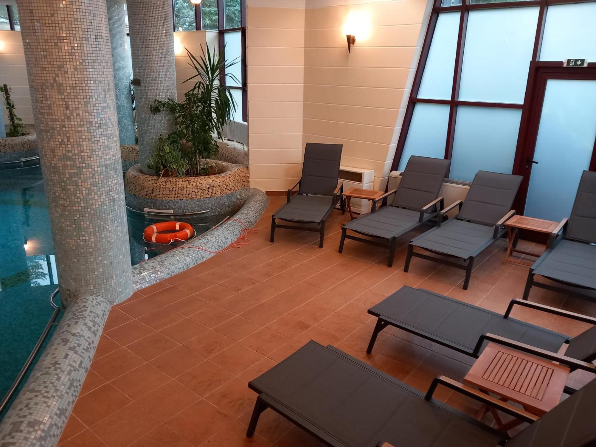 Denisa Boutique Hotel โปยานาบราซอฟ ภายนอก รูปภาพ