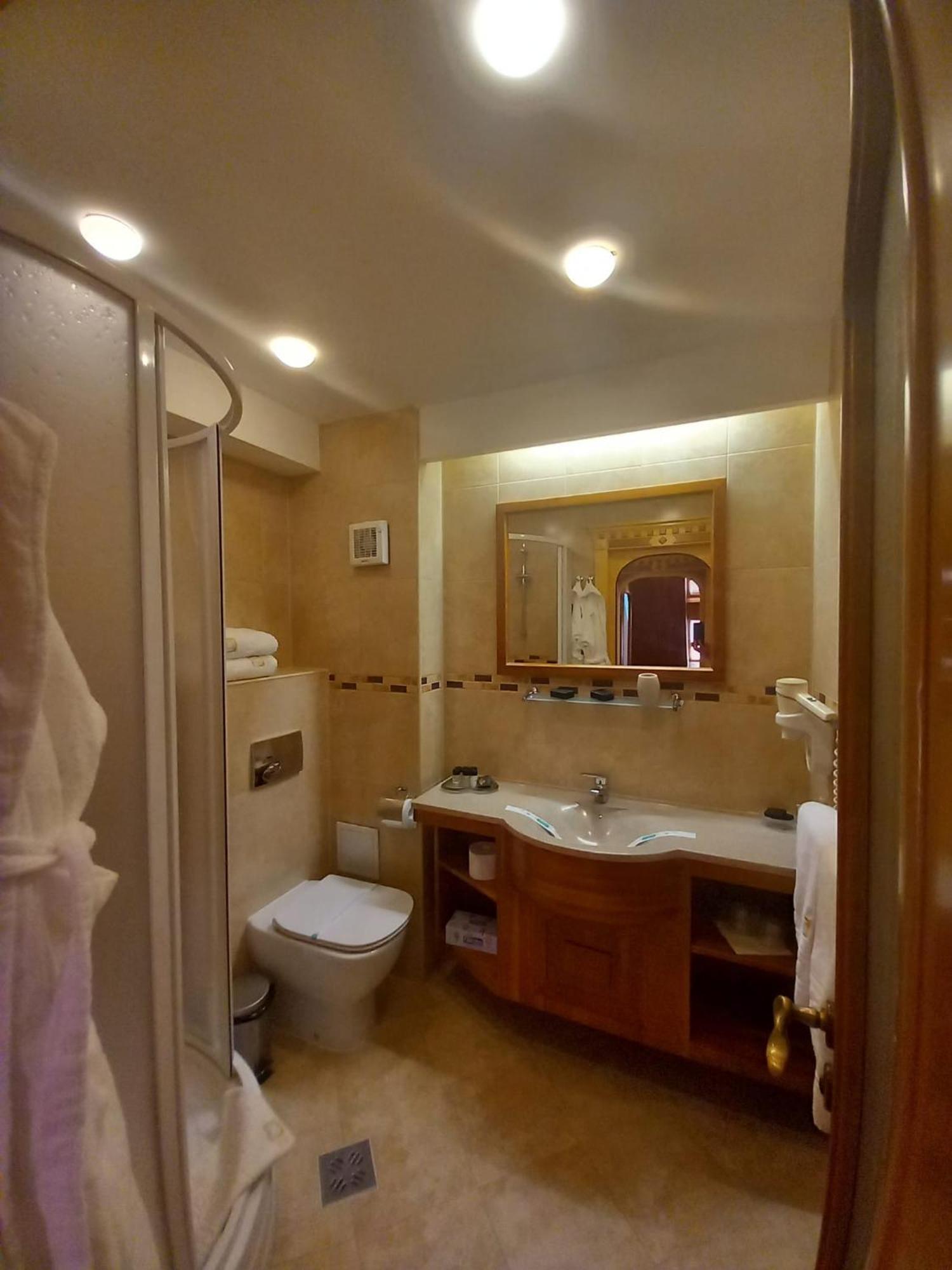Denisa Boutique Hotel โปยานาบราซอฟ ภายนอก รูปภาพ